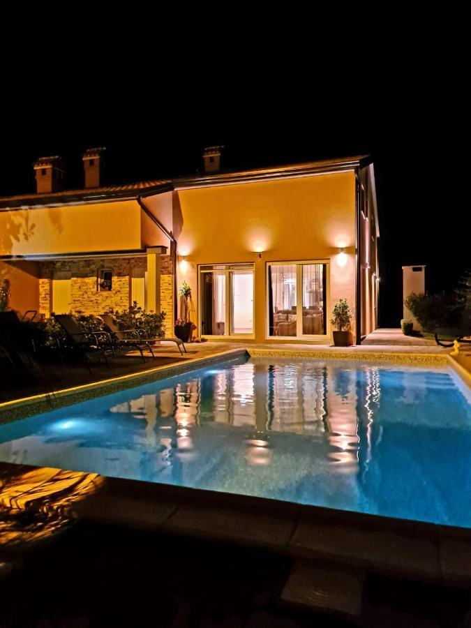 Villa Nemo Porec Exterior photo